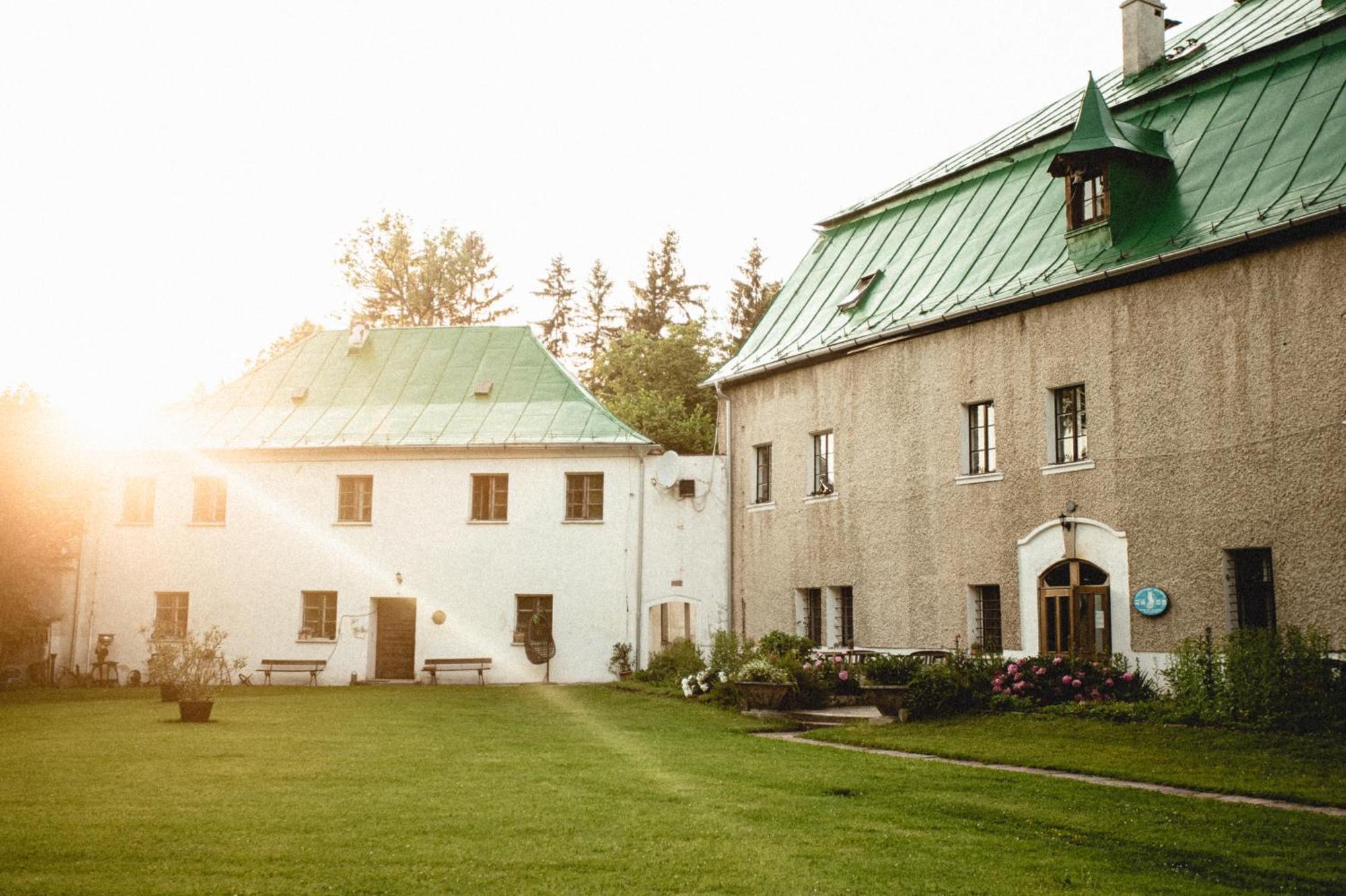 Hotel Lesny Dwor W Gorach Sowich Woliborz Esterno foto