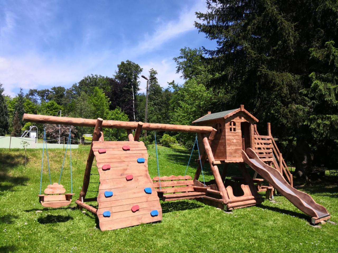 Hotel Lesny Dwor W Gorach Sowich Woliborz Esterno foto